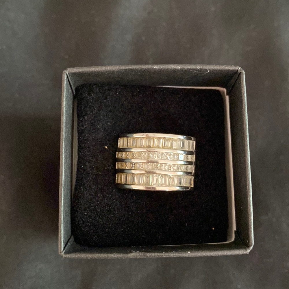 Premier designs ring, size 7